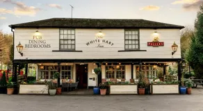 The White Hart - Image 4