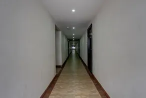 Capital O 46699 Hotel Insta - Image 3