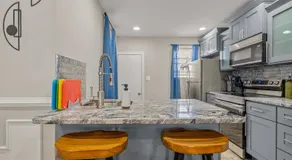Uptown Gem! Immaculate-Comfort-Character! - Image 2