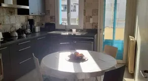 Peaceful room, Thuir centre, view Le Canigou - Image 3