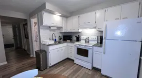 1br 1st floor The Sage Sancuary! Prime Location - Image 4