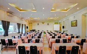 Riverstone Hotel and Cottage - Image 2