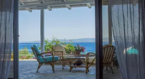 Seafront Paradise - Image 4