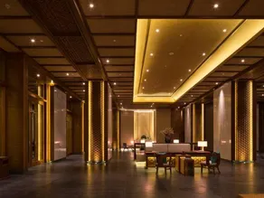 21° Holiday Hotel - Image 5