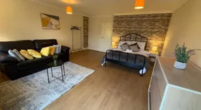 Cozy Retreat in Redhill - Image 5