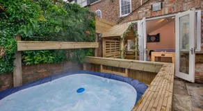 Minster House - Group Hot Tub - Image 3