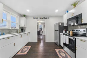 Two Dulles homes 1 price sleeps 16 w/EV parking - Image 4