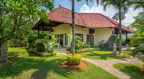Beachfront Villa at Lovina 10P, Pool, BBQ - Image 3