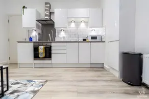 Contemporary 2Bed&2Bath Flat w/ FREE WiFi & PARKING - Image 3