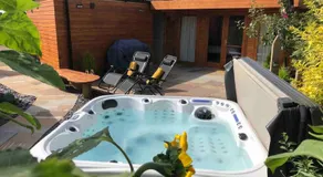 Moors Wood Relaxing ,Tranquil retreat with Hot Tub - Image 4