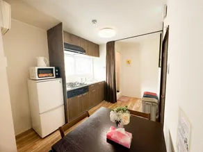 Anywhere Door 8ppl 3-story Funny House 3br&tub - Image 2