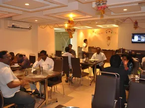 Hotel Sms Grand Inn - Image 3