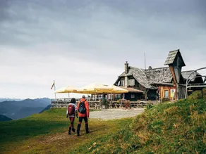 Apartment with mountain view - Image 5