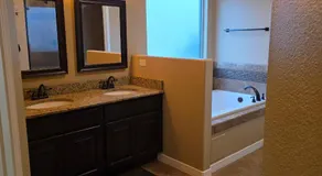 Beautiful Home For Large Family! - Image 2