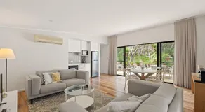 Wren Studio - Modern Comfort in Nature's Embrace - Image 1