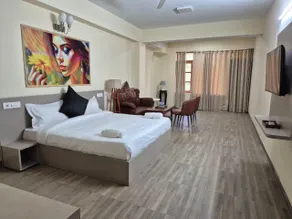 Lords Studio Inn Mandi - Image 2