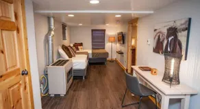 West Clark Getaway - Image 2