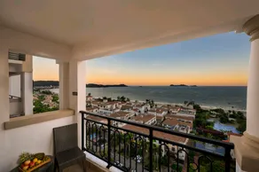 Twin Moon Bay Wehouse Vansort Hotel - Image 3