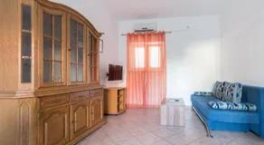 Apartamento vacacional con jardín y barbacoa - Image 2