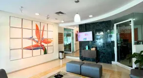 Angeles Suites & Hotel - Image 3