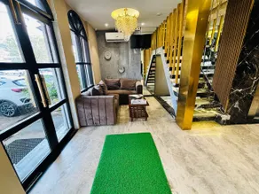 Hotel Dolphin residency - Image 4