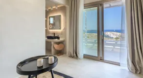 Ocean Pearl Luxurious Suite - Image 2