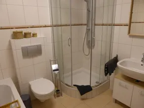 Ferienwohnung Goethe, 2 Schlafzimmer, Nähe Zentrum & Uni, ruhig, free Wifi, kostenloses Parken, Erdgeschoss - Image 2