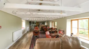 Harcombe House Bungalow 1 - Image 4