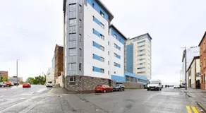 Glas Go Executive 2-Bedroom Apartment near OVO Hydro Free Parking - Image 3