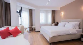 Bazaar Inn Boutique & Luxury Rooms - Image 2