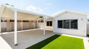 7 Royal Family Kensington 4BR 2BTH - Image 5