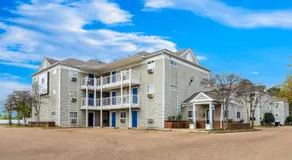 Birch Hill Suites Jackson - Image 3