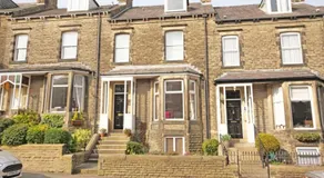 Brylie House, Large Central family home - Image 5