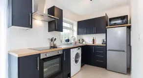 Lincoln Grove - Image 4