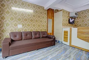 Collection O Aditya Inn Sector 66 Noida Near Adarsh Pariksha Kendra - Image 4
