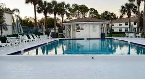 2B2B Heated Pool Cozy Condo - Image 3