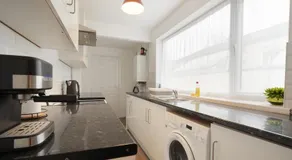 Grimsby City Centre stay - Image 4