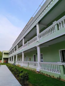 Le French Nest - Image 4