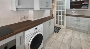 Spacious House nr Cambridge with Parking & Garden - Image 5