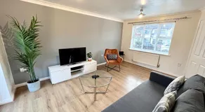 Spacious 3-Bedroom house with 5 beds and sofa-bed - Image 4