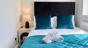 Beautiful City Centre Apartment 2BR - Image 2