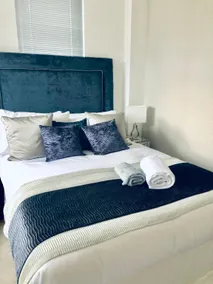 Snapos Luxury Serviced Apartments – Meridian House - Bedford - Image 3