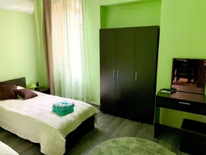 NIKI Apart - Image 5