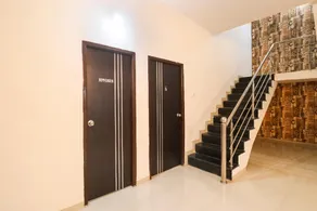 OYO 62270 Hotel Divashi - Image 3
