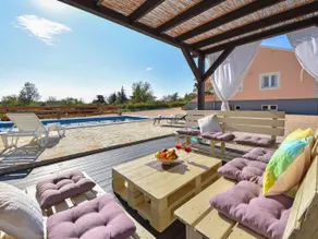 Holiday home Fabio in Dalmatia with swimming pool - Image 5