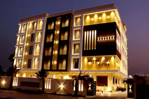 Hotel Aarna Premier - Image 2