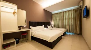 Seven Hotel - Image 2