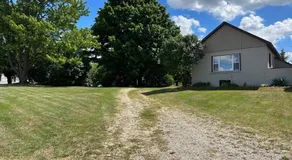 ENTIRE 2-BEDROOM TOWNHOUSE ON a RUSTIC FARM - A - Image 5