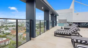 Luxury 2-Bedroom Apartment - Tryp Hotel - Image 4