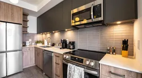 Spacious 3BR Near Yorkdale Mall, Family-Friendly, Free Parking - Image 5